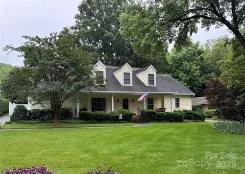 5208 Lansing Dr, Charlotte, NC 28270