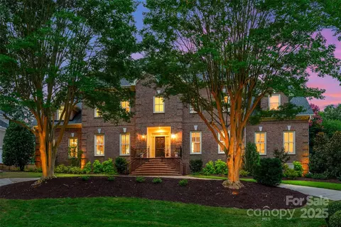 5437 Old Course Dr, Charlotte, NC 28277