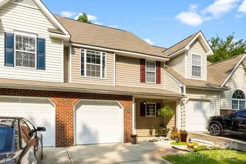 1352 Walnut Hill Dr, Rock Hill, SC 29732