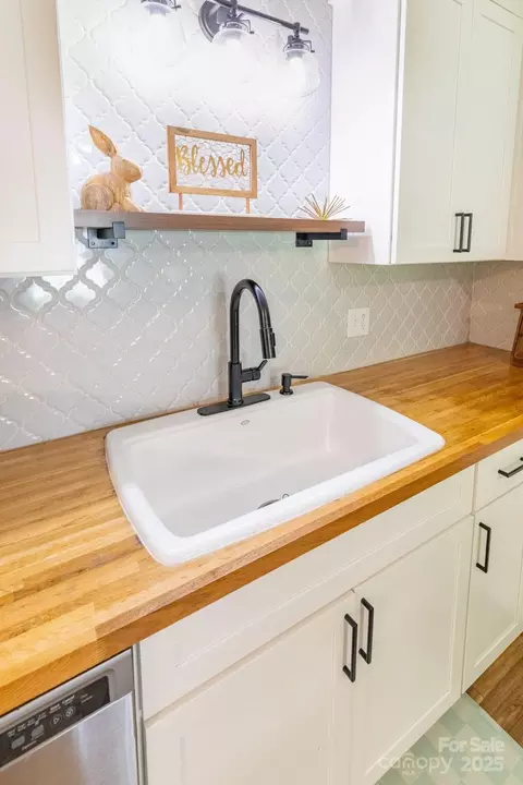 Kitchen - 94 Fairhaven St, Clyde, NC 28721 photo 3 of 3