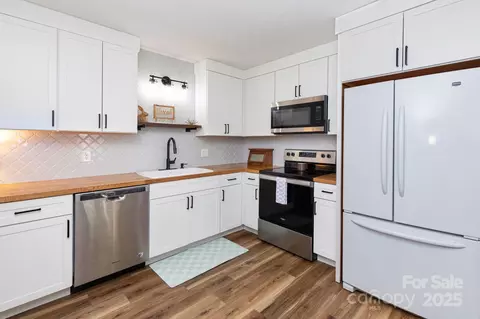 Kitchen - 94 Fairhaven St, Clyde, NC 28721 photo 1 of 3