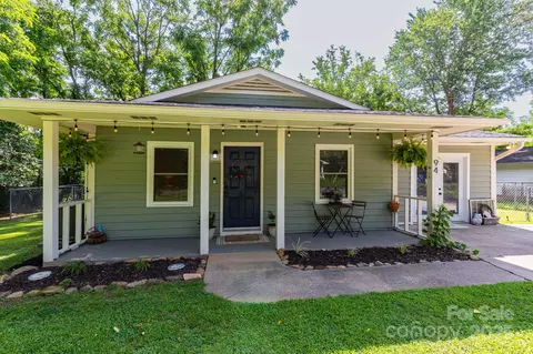 Exterior - 94 Fairhaven St, Clyde, NC 28721 photo 2 of 8