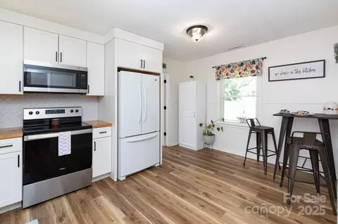 Kitchen - 94 Fairhaven St, Clyde, NC 28721 photo 2 of 3