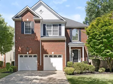 2021 Sablewood Dr, Charlotte, NC 28205
