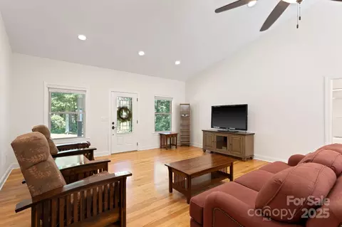 99 Pinecrest Estates Dr, Flat Rock, NC 28731 photo 9