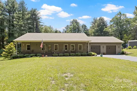 99 Pinecrest Estates Dr, Flat Rock, NC 28731