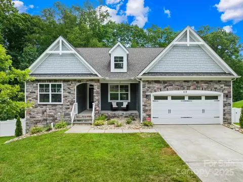 113 Glastonbury Dr, Mooresville, NC 28115