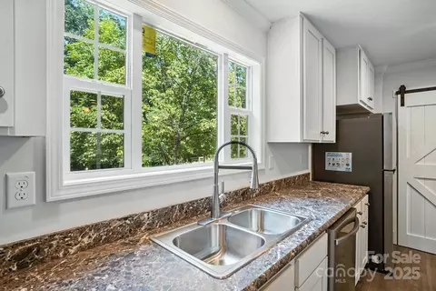 Kitchen - 1841 Bascom Ln, Midland, NC 28107 photo 3 of 3