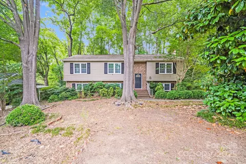 7420 Castlebar Rd, Charlotte, NC 28270