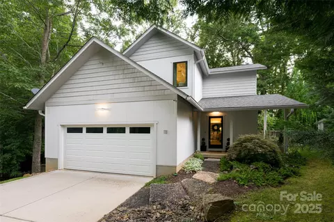 111 Bilberry Ln, Candler, NC 28715