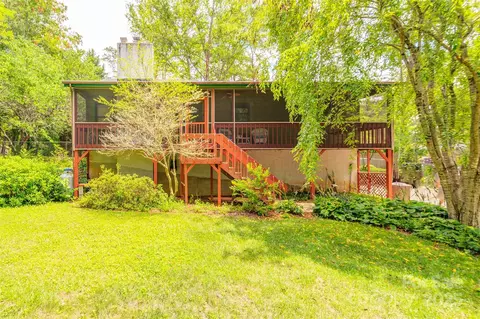 29 Whipporwill Dr, Weaverville, NC 28787