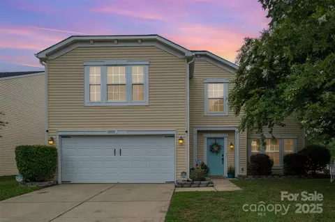 6602 Fawn View Dr, Charlotte, NC 28216