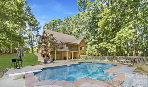 104 Tallwood Dr, Shelby, NC 28152