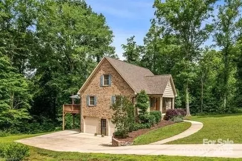 845 Montgomery Ct, Walnut Cove, NC 27052