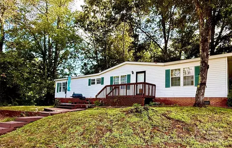51 Farmstead Rd, Leicester, NC 28748