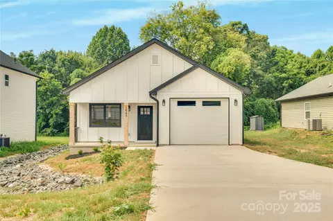 1043 Secor St, Statesville, NC 28677