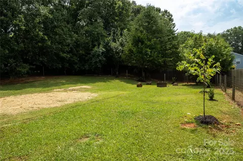 Exterior - 309 Irish Downs Dr, Clover, SC 29710 photo 5 of 6
