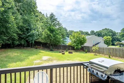 Exterior - 309 Irish Downs Dr, Clover, SC 29710 photo 4 of 6