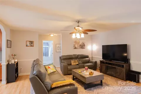 Living - 309 Irish Downs Dr, Clover, SC 29710 photo 2 of 3