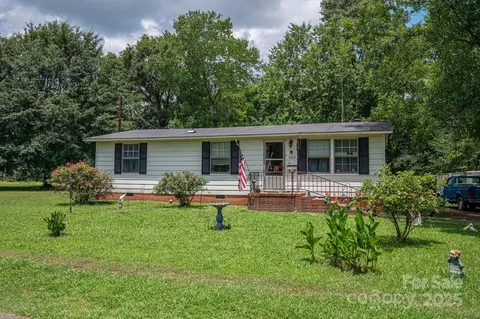 323 E Glendale Ave, Mount Holly, NC 28120