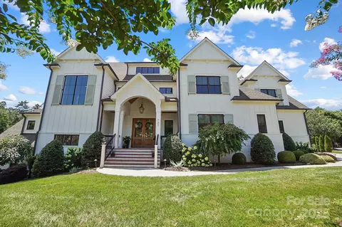 707 Hudson Pl, Davidson, NC 28036