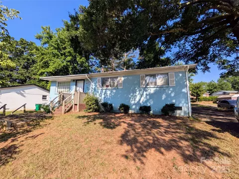 9401 Feldbank Dr, Charlotte, NC 28216