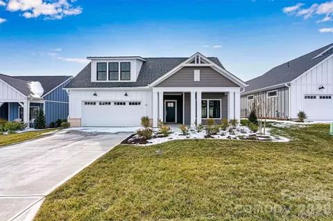 235 Alenda Lux Cir, Mooresville, NC 28115