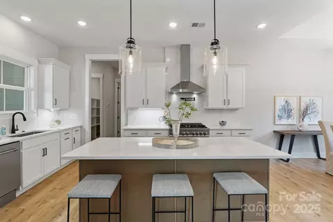Kitchen - 1025 Baylor Grove Rd, Monroe, NC 28112 photo 3 of 4