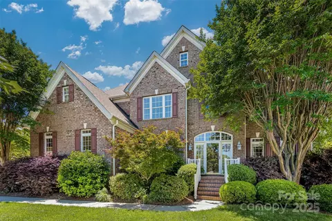 9722 Tenencia Ct, Charlotte, NC 28277