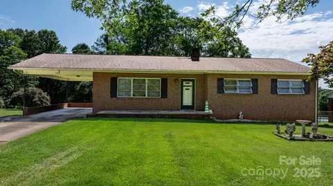 204 Whitley Rd, Morganton, NC 28655