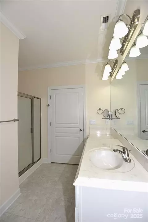 Bath - 415 Garner Dr, Salisbury, NC 28146 photo 3 of 3