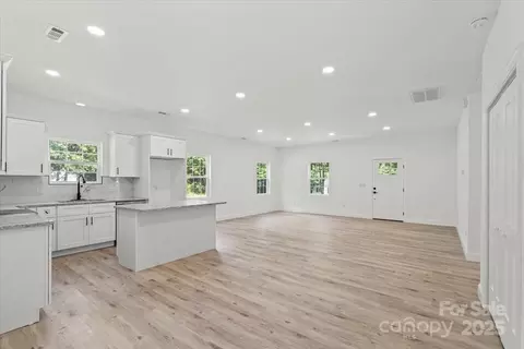 1192 Hampton Grace Ave, Lancaster, SC 29720 photo 4