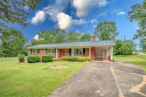 121 Cedar Ln, Rutherfordton, NC 28139