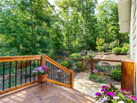 64 Nuthatch Ct, Fairview, NC 28730 photo 24