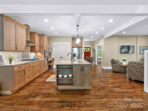 64 Nuthatch Ct, Fairview, NC 28730 photo 4