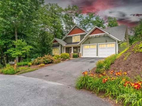 64 Nuthatch Ct, Fairview, NC 28730 photo 1