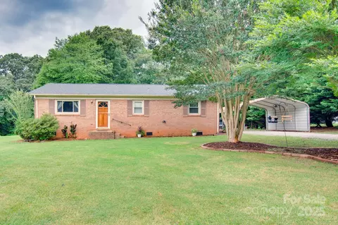 1715 Nelson Dr, Newton, NC 28658