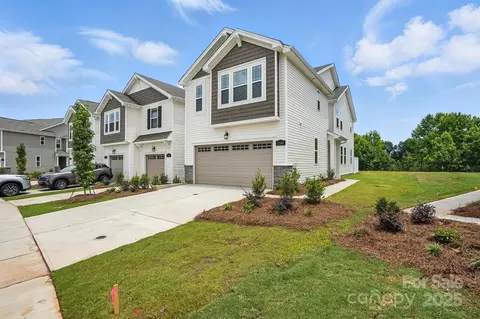 7140 Hodges Meadow Ln, Charlotte, NC 28213