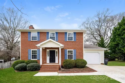 8749 Rittenhouse Cir, Charlotte, NC 28270