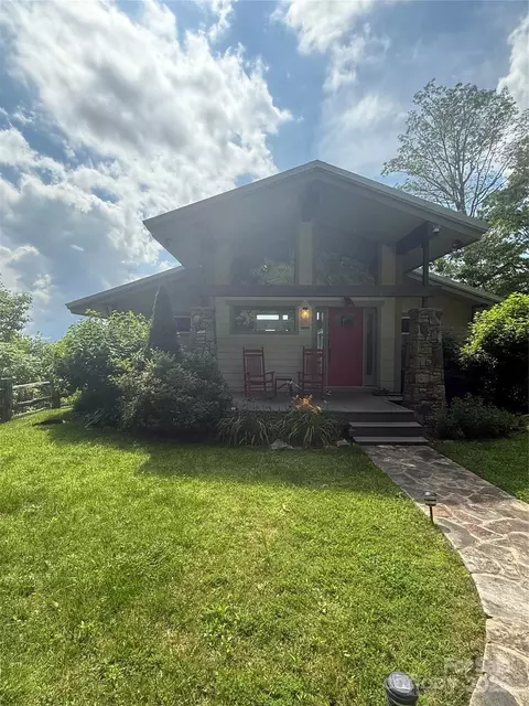 1135 Wonder View Dr, Bryson City, NC 28713
