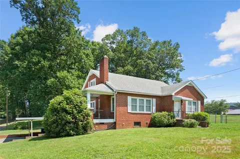 888 Monte Vista Rd, Candler, NC 28715