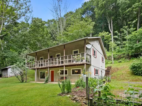 1400 Watershed Rd, Mars Hill, NC 28754