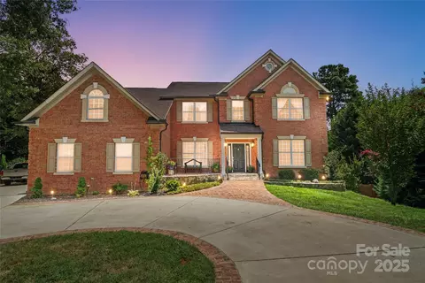 20340 Cathedral Oaks Dr, Cornelius, NC 28031