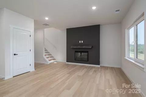 803 32nd Ne St NE, Conover, NC 28613 photo 6