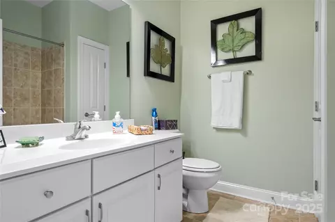 Bath - 19403 Greentree Way, Cornelius, NC 28031 photo 1 of 2
