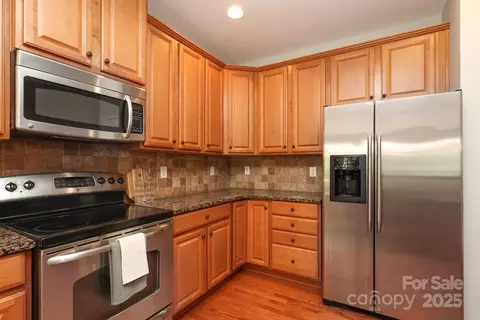 Kitchen - 729 Naramore St, Davidson, NC 28036 photo 1 of 5