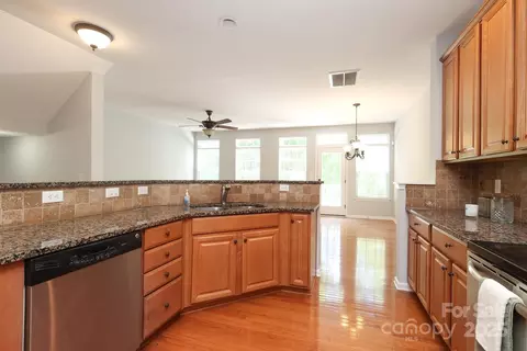 Kitchen - 729 Naramore St, Davidson, NC 28036 photo 2 of 5
