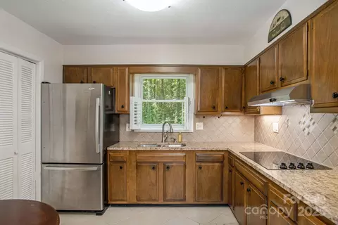 Kitchen - 102 Boyd 7a Dr #7A, Flat Rock, NC 28731 photo 2 of 3