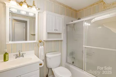 Bath - 102 Boyd 7a Dr #7A, Flat Rock, NC 28731 photo 1 of 1