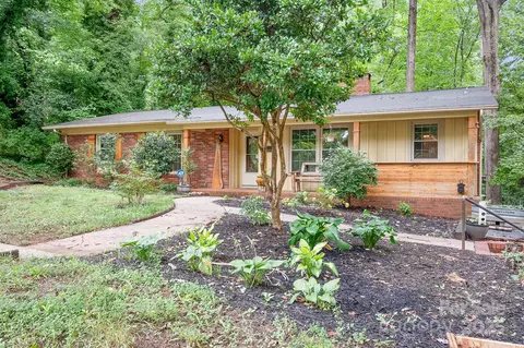 1303 Forest Park Dr, Statesville, NC 28677